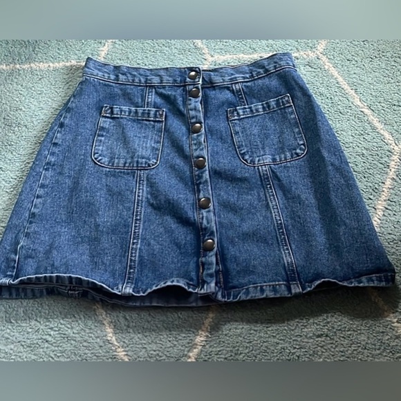 Women's UO BDG- Denim Button up Skirt w
Pockets- Size M​ - Picture 1 of 4
